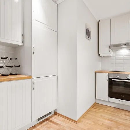 12-guest - Self Check-in - Large Smart Tv -