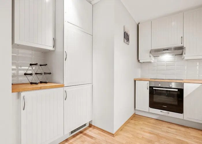 12-guest - Self Check-in - Large Smart Tv -